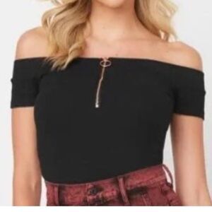 GUESS Off The Should Black top with Half Zipper.